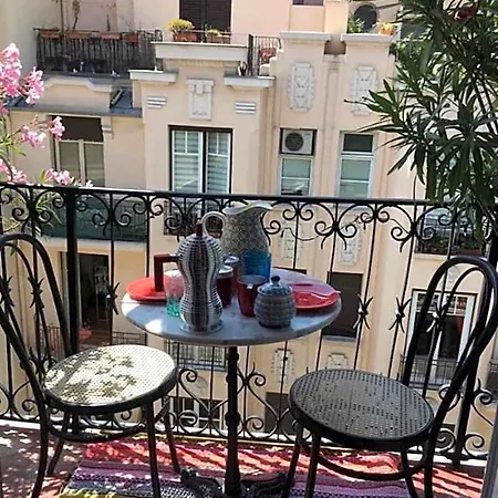 Bed & Breakfast Great And Light Private In The Heart Of *